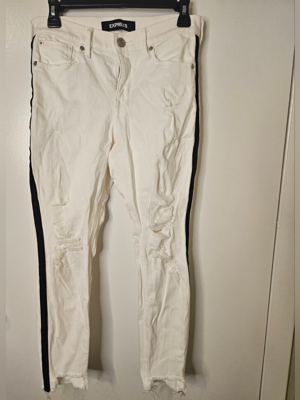 Express White Distressed Ankle Jeans with Black Side Stripe – Size 2
